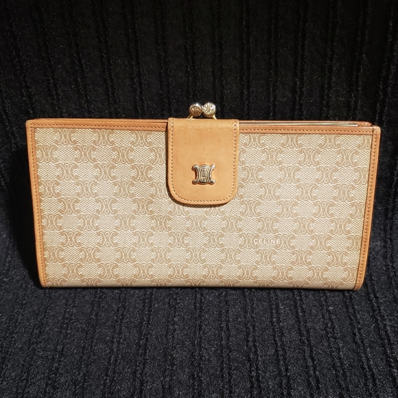 Vintage Celine Macadam Triomphe Light Beige Long Leather Checkbook Wallet - Picture 1 of 11